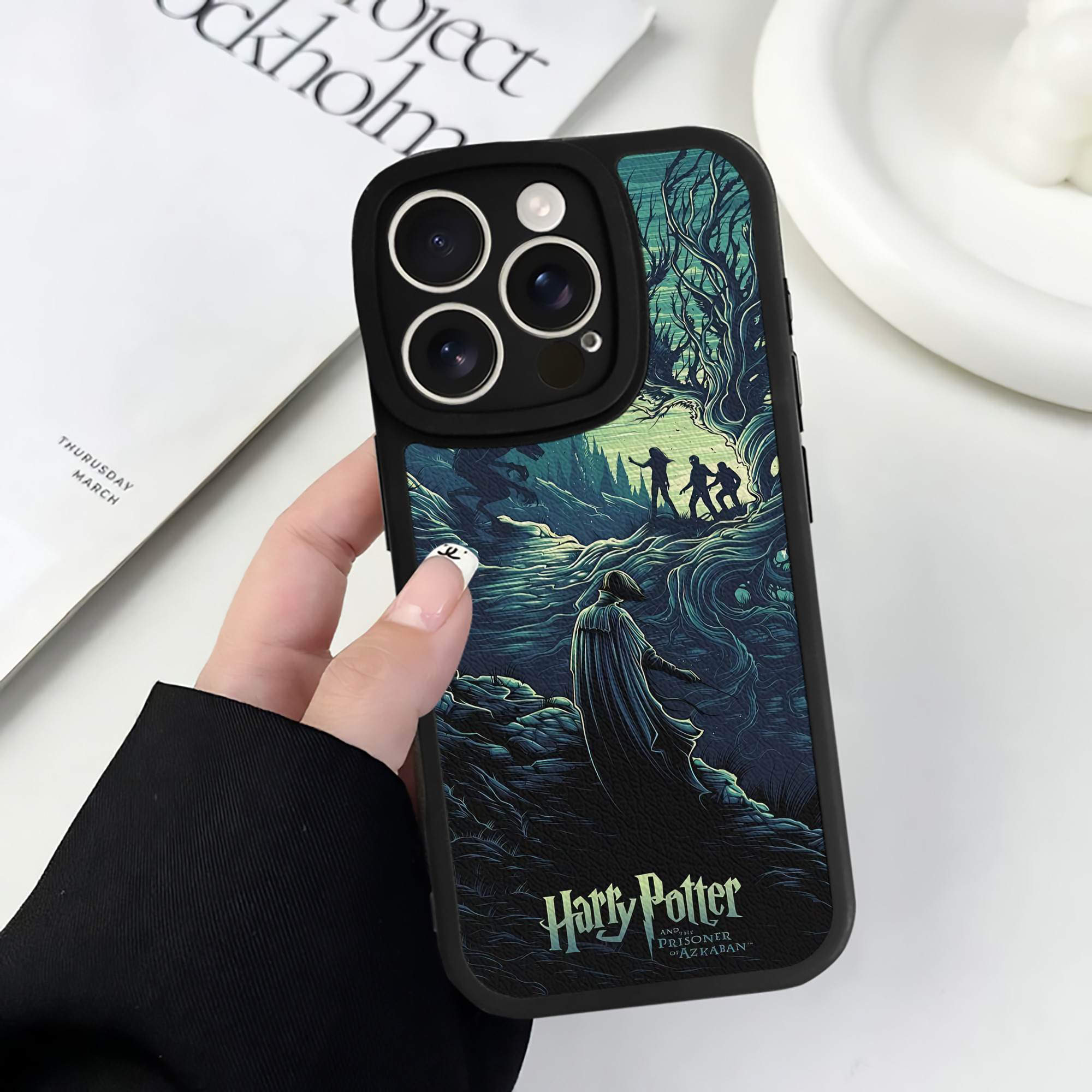 （画像用） Harry Potter ハリー・ポッターシリーズ 【iPhone 16シリーズ対応】シリコンスマホケース（レザー調） 材質：シリコン